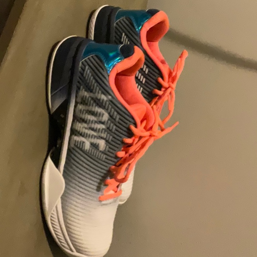 Lucky In Love one drop Tennis Shoes 9